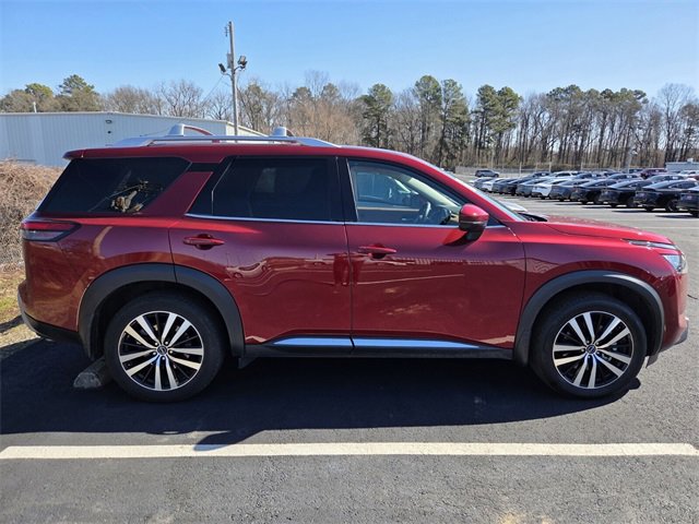 Used 2025 Nissan Pathfinder Platinum w/ Cargo Package image 2