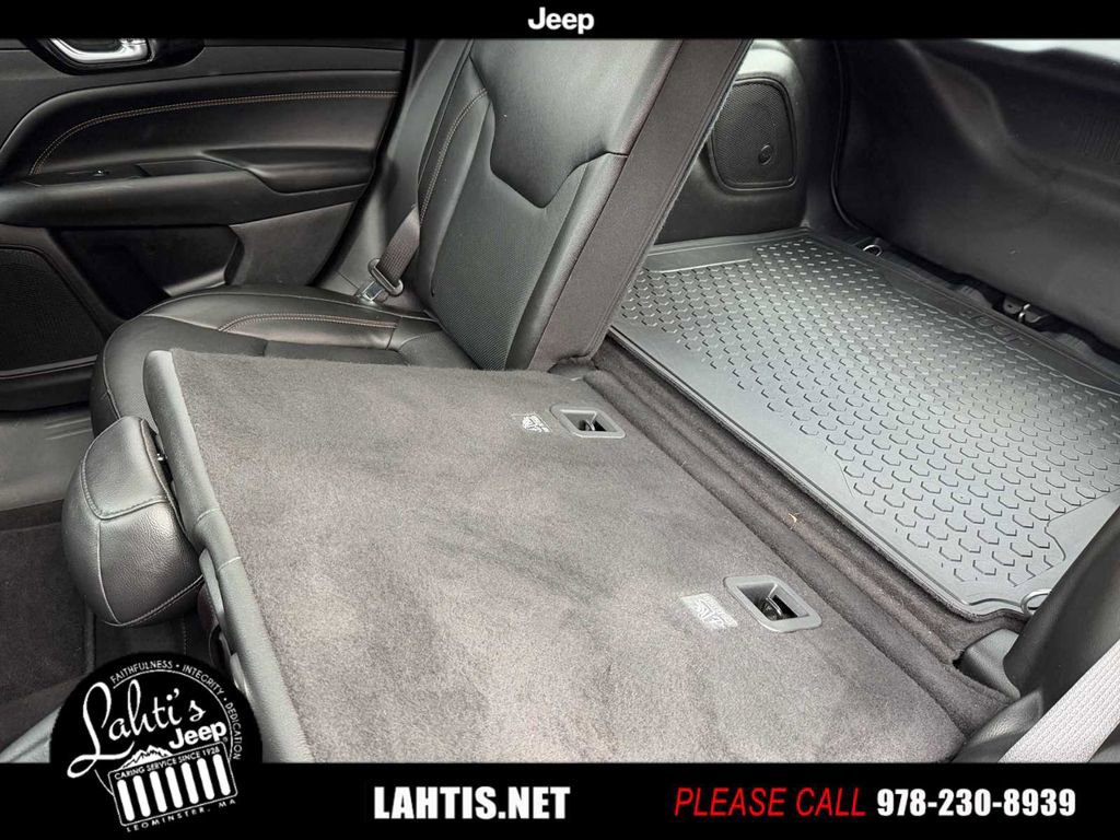 Certified 2022 Jeep Compass Limited w/ (RED) Package image 12