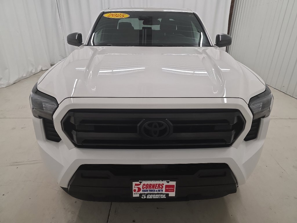Used 2025 Toyota Tacoma SR AWD/4WD image 2