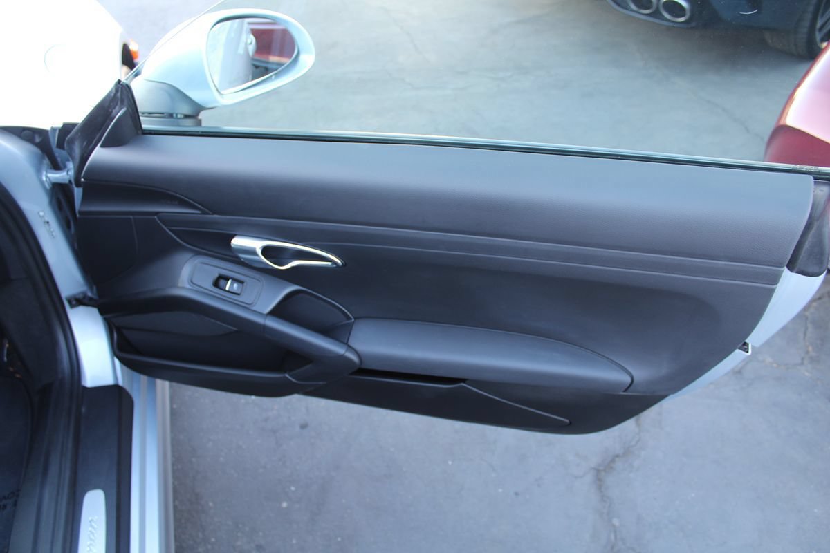 Used 2014 Porsche Cayman RWD image 23
