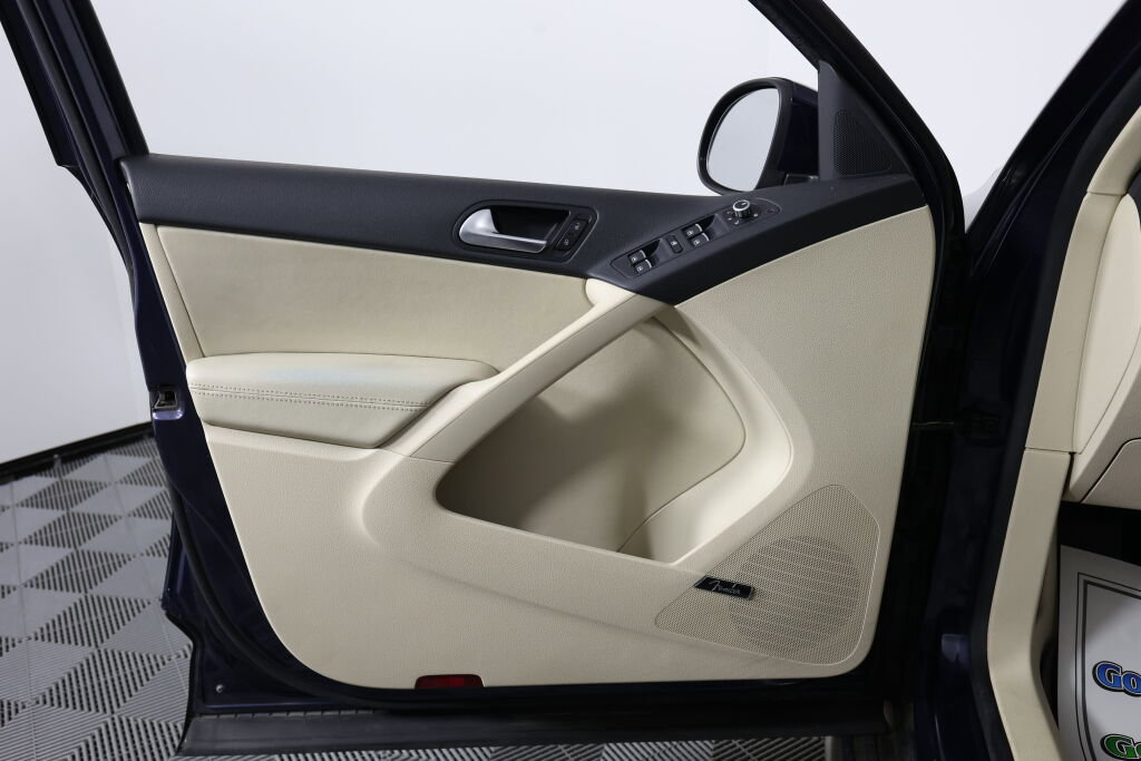 Used 2014 Volkswagen Tiguan SEL image 12