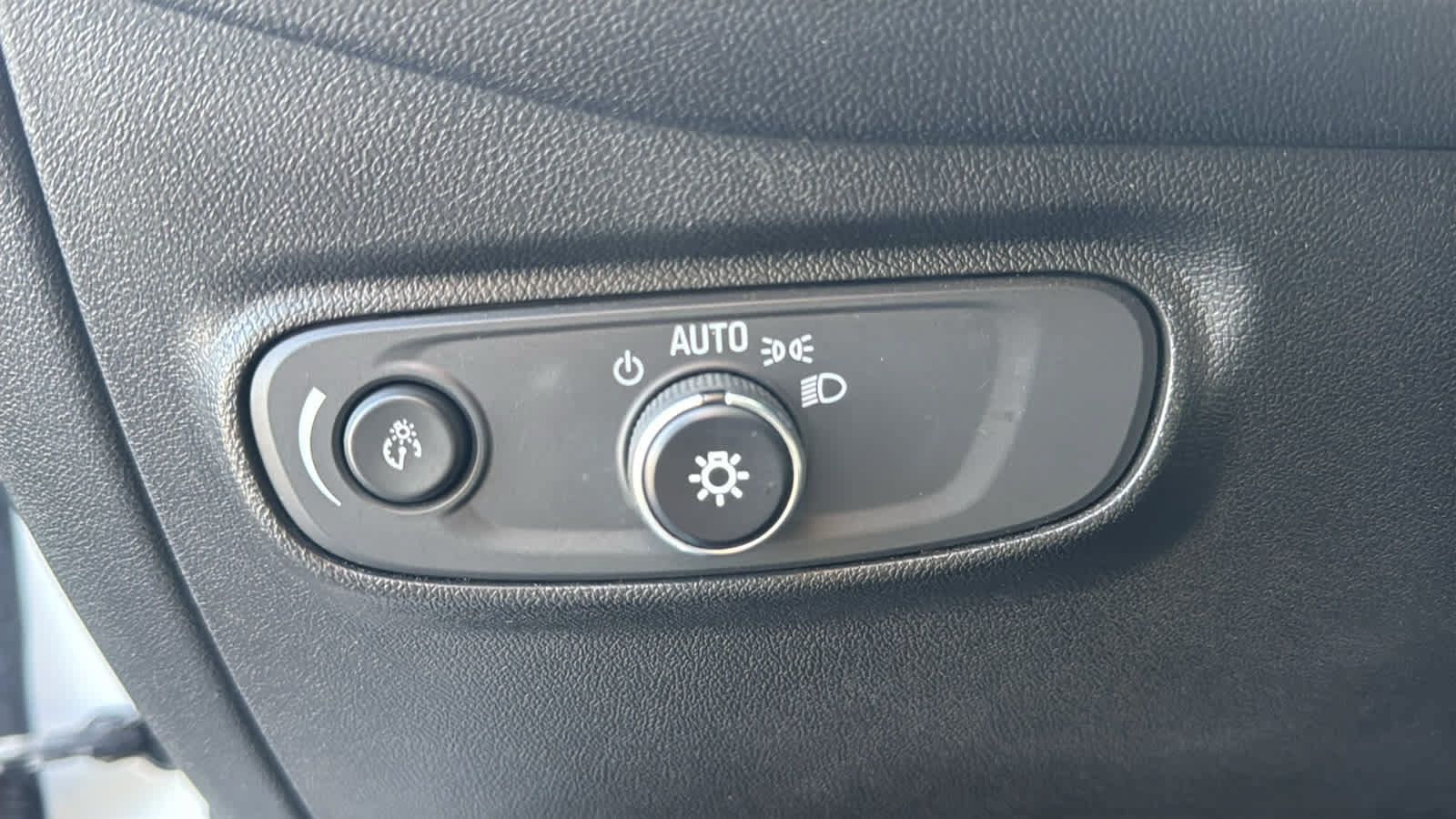 Certified 2019 Chevrolet Equinox LT AWD/4WD image 9