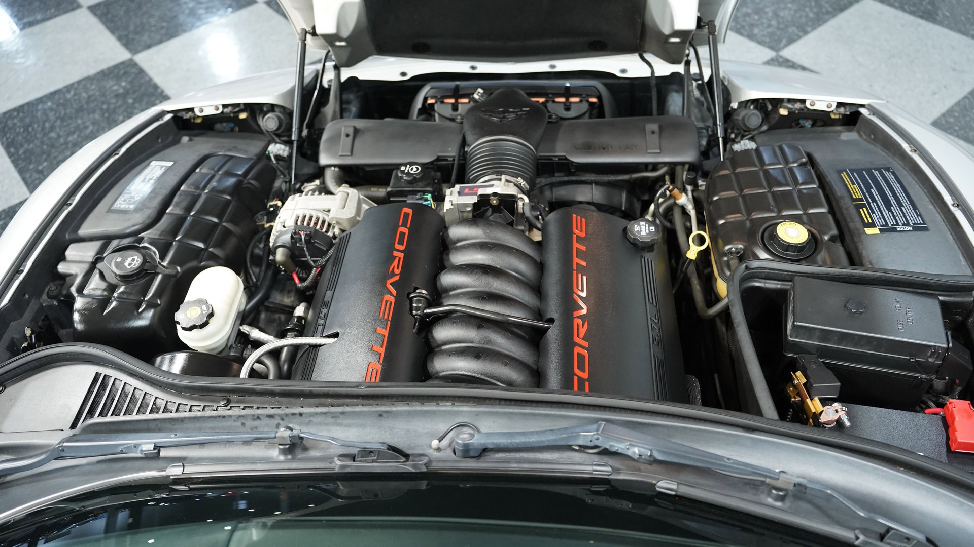 Used 2004 Chevrolet Corvette Coupe w/ Preferred Equipment Group image 3