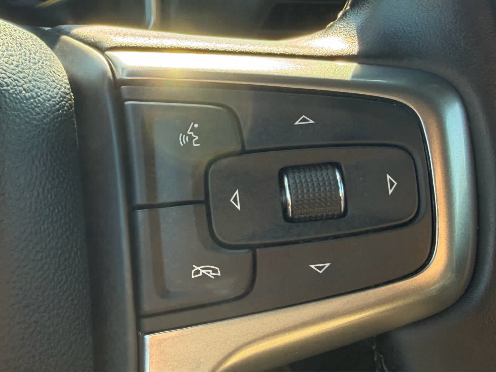Used 2024 Chevrolet Silverado 1500 LT AWD/4WD image 13