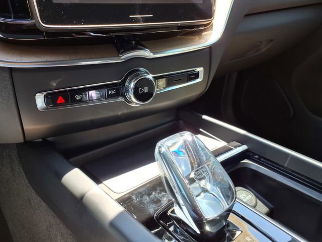 Used 2026 Volvo XC60 B5 Plus w/ Protection Package Premier image 29