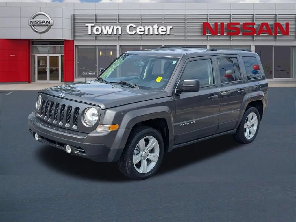 Used 2016 Jeep Patriot Latitude FWD image 3