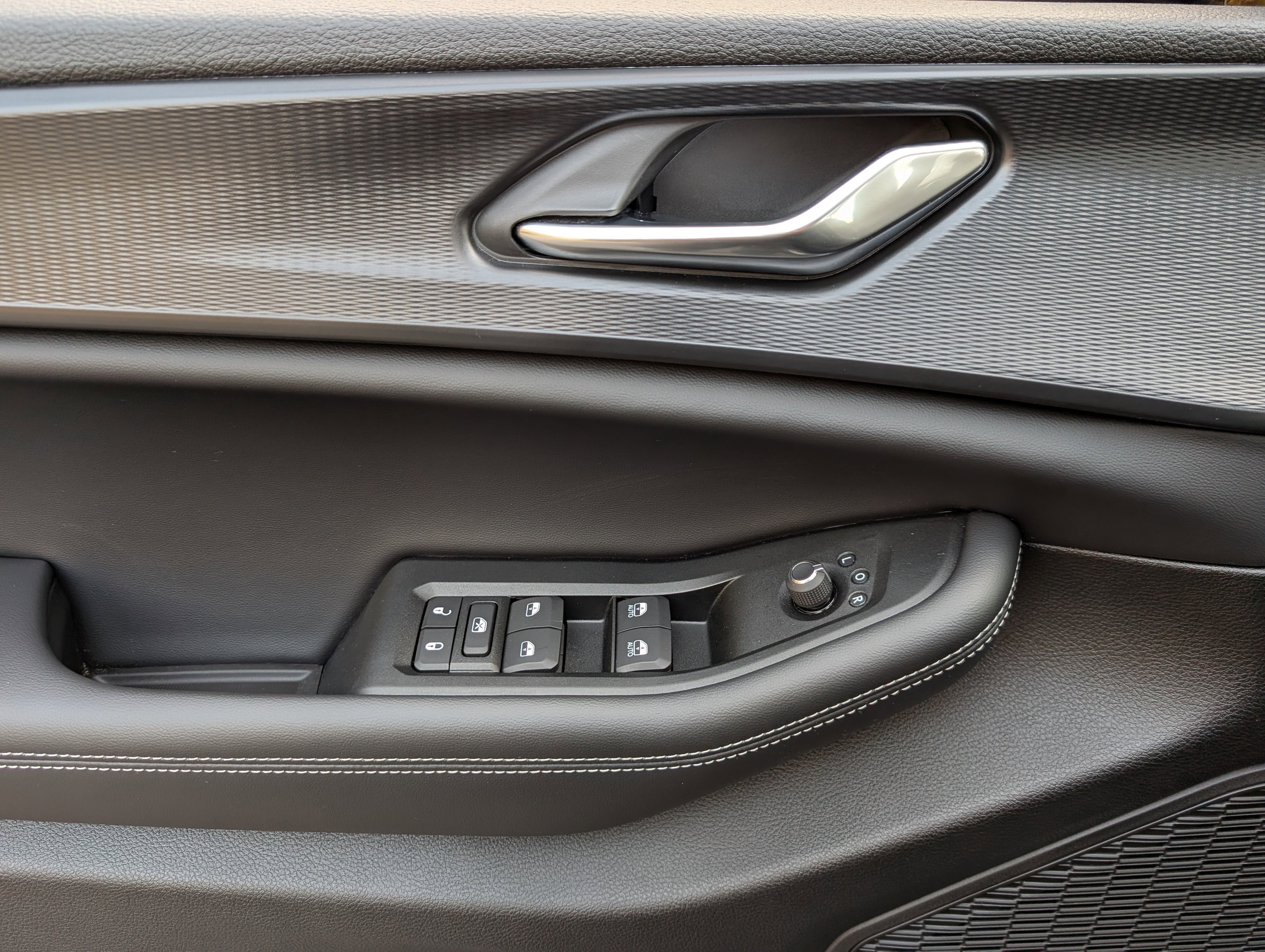 Used 2024 Jeep Grand Cherokee Altitude image 14