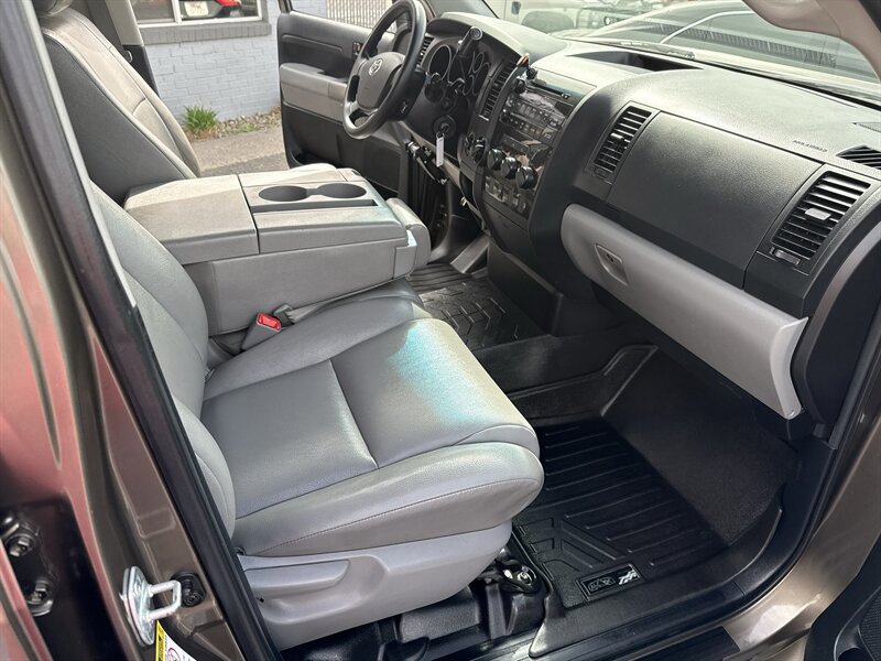 Used 2012 Toyota Tundra 4x4 Double Cab w/ Tow Pkg image 19