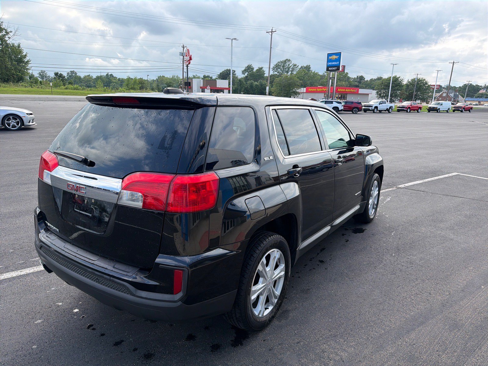 Used 2017 GMC Terrain SLE FWD image 4