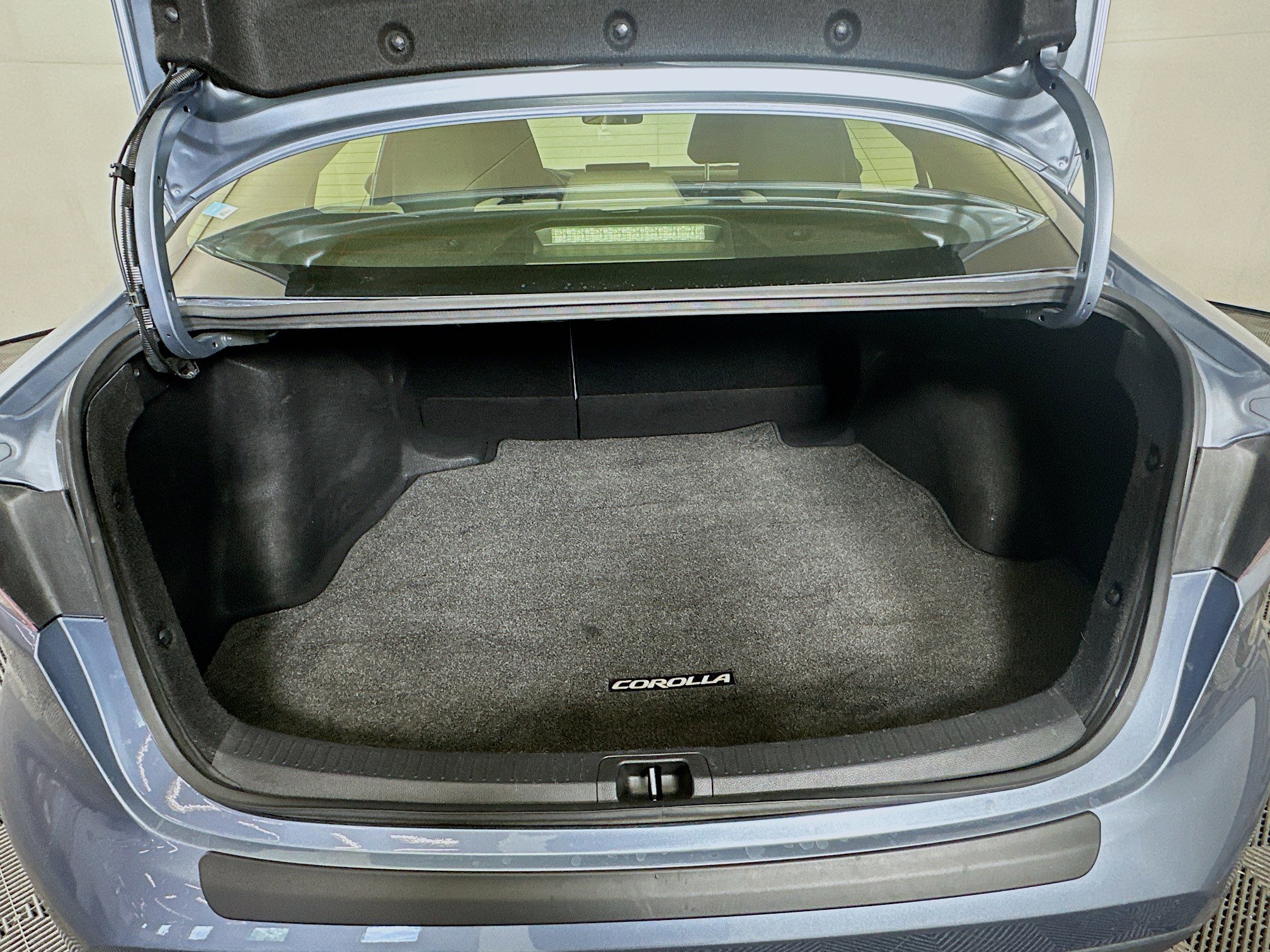 Used 2020 Toyota Corolla LE image 27