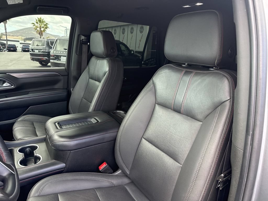 Used 2022 Chevrolet Tahoe RST w/ Luxury Package AWD/4WD image 16