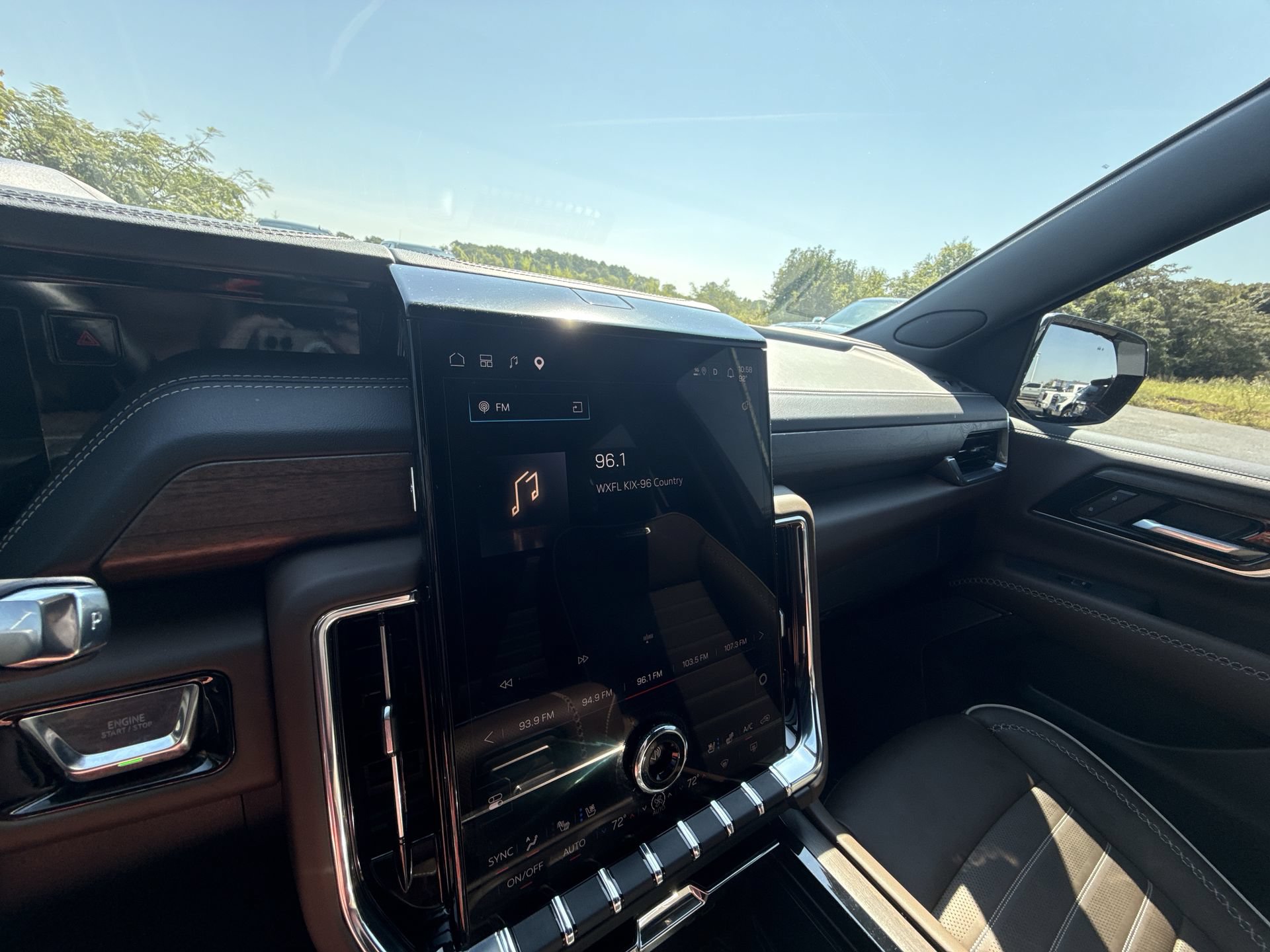 Certified 2026 GMC Yukon Denali Ultimate AWD/4WD image 19