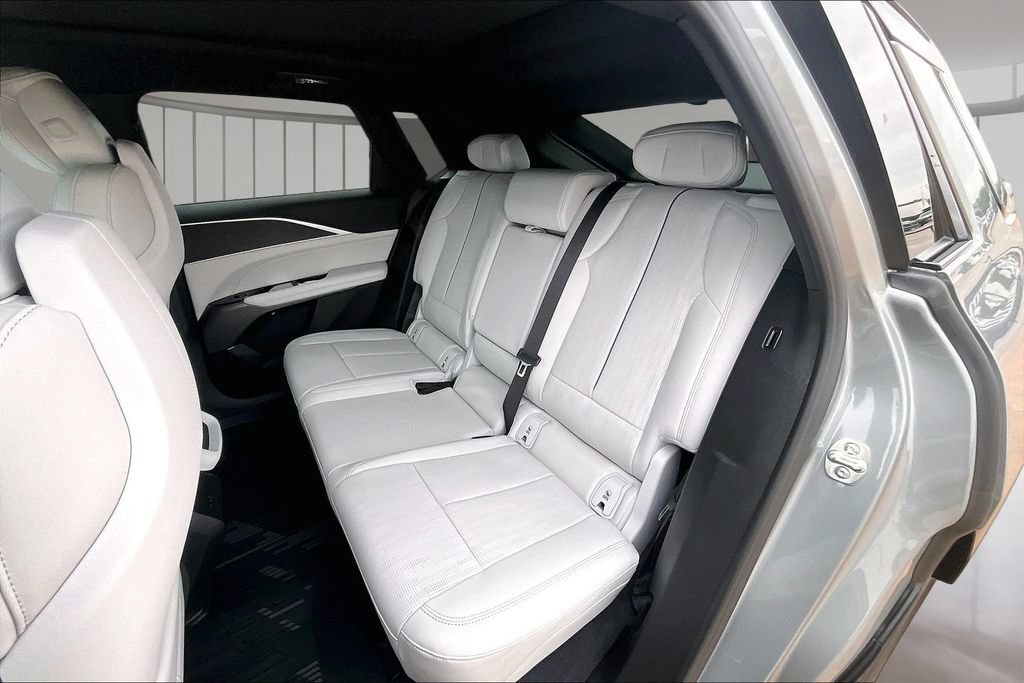 New 2026 Cadillac Lyriq Sport w/ LPO, Floor Liner Package AWD/4WD image 10