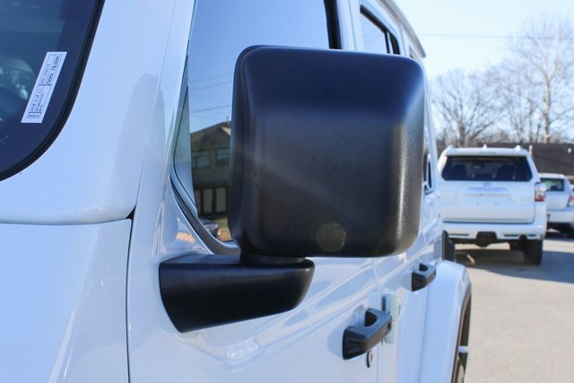 Used 2018 Jeep Wrangler Unlimited Sahara image 7