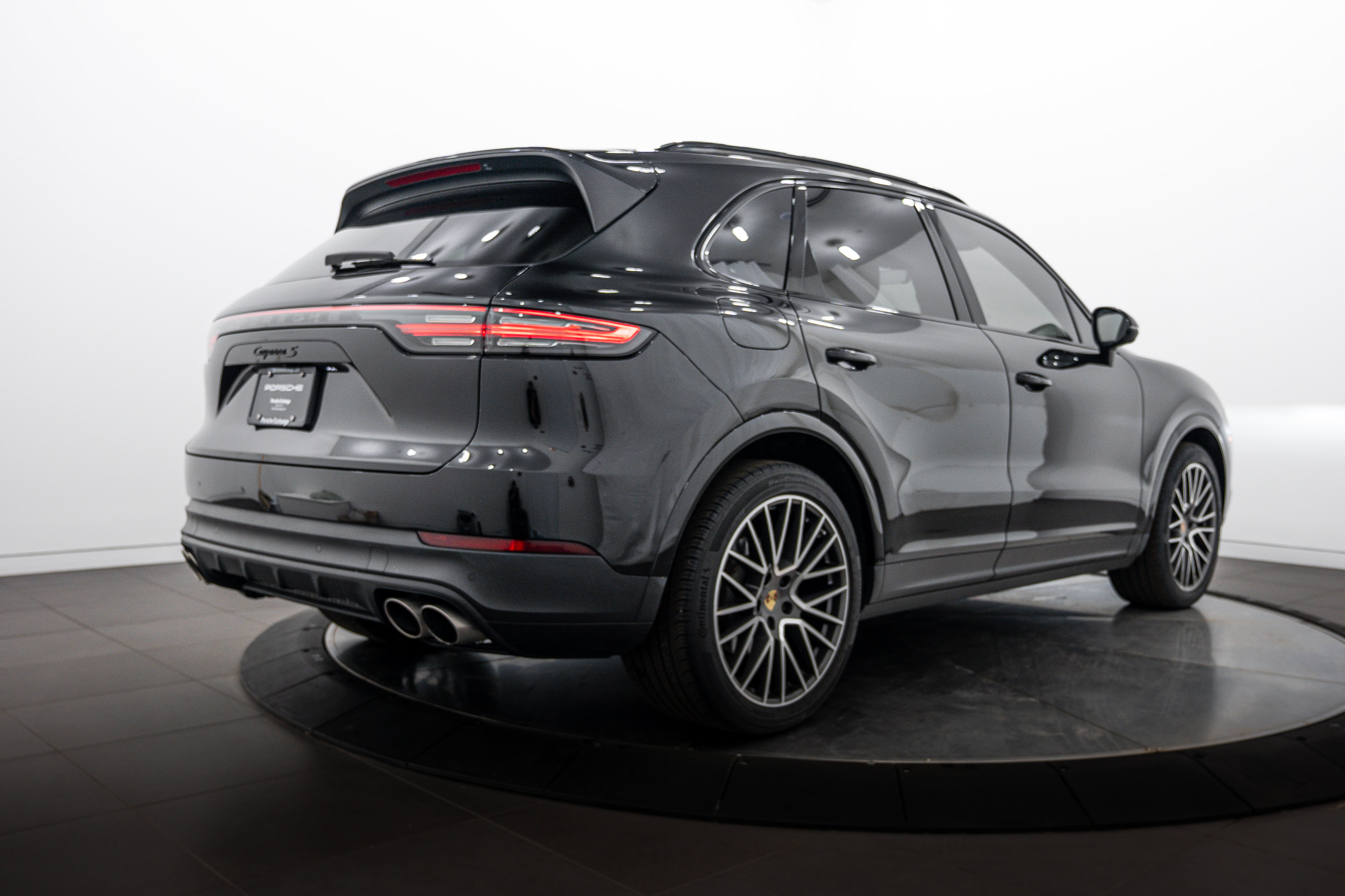 Certified 2023 Porsche Cayenne S AWD/4WD image 7