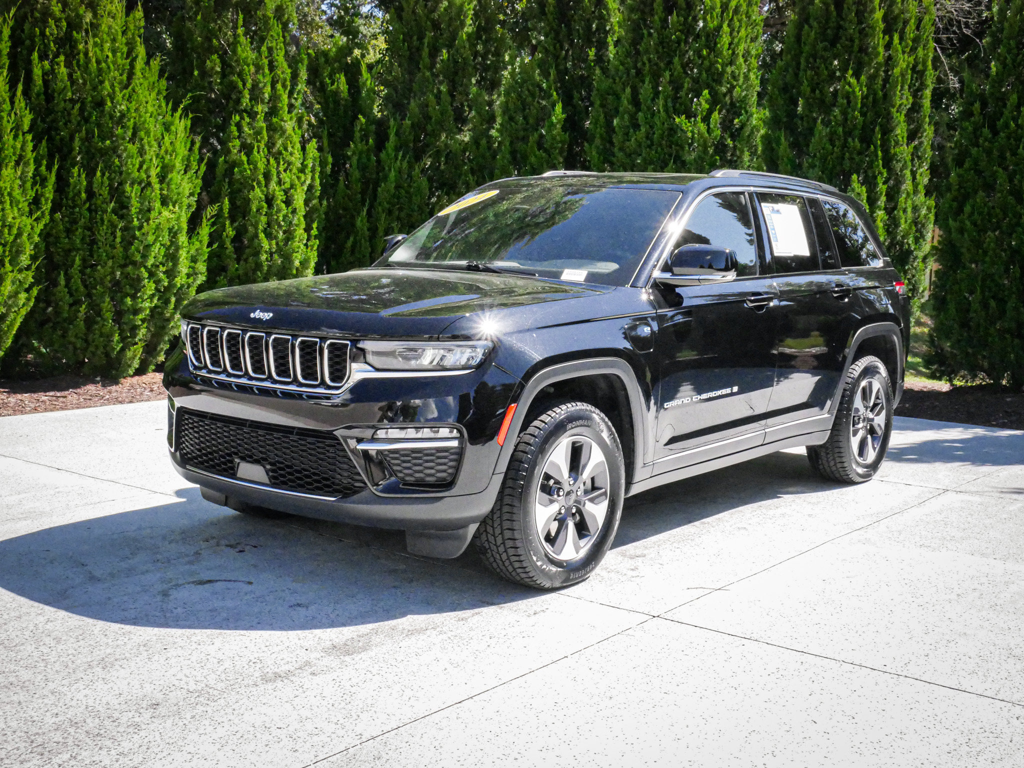 Used 2024 Jeep Grand Cherokee Limited 4xe AWD/4WD image 5