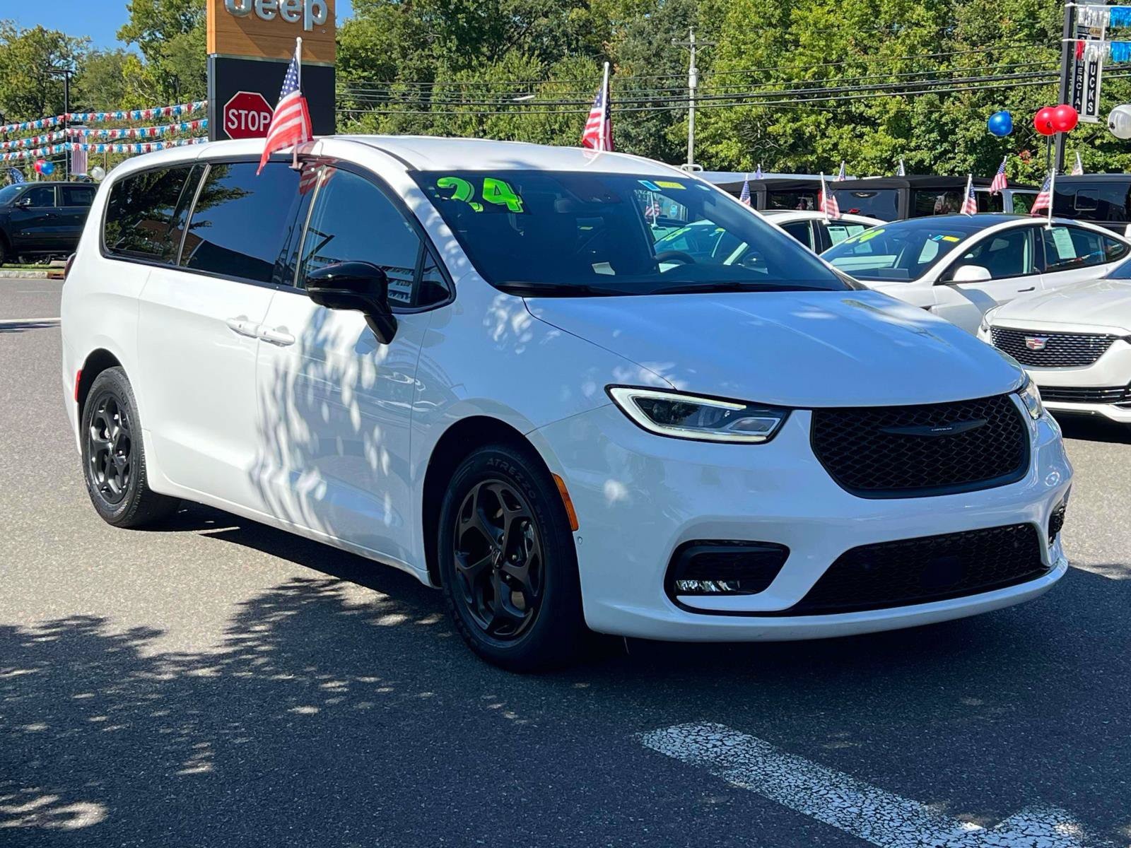 Used 2024 Chrysler Pacifica Limited
