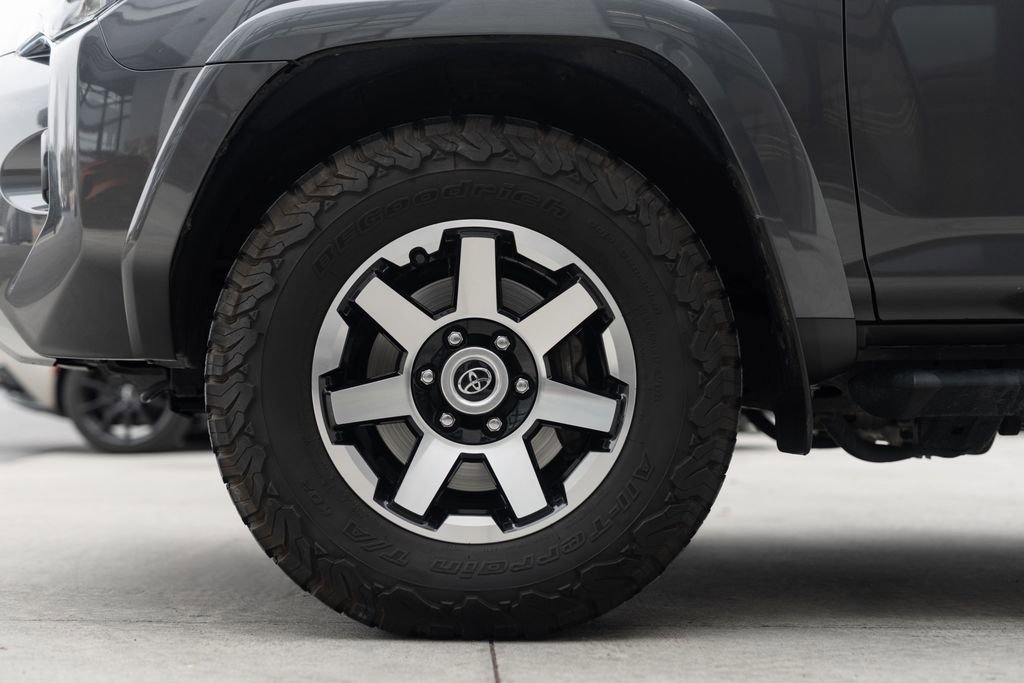 Used 2021 Toyota 4Runner TRD Off-Road AWD/4WD image 19