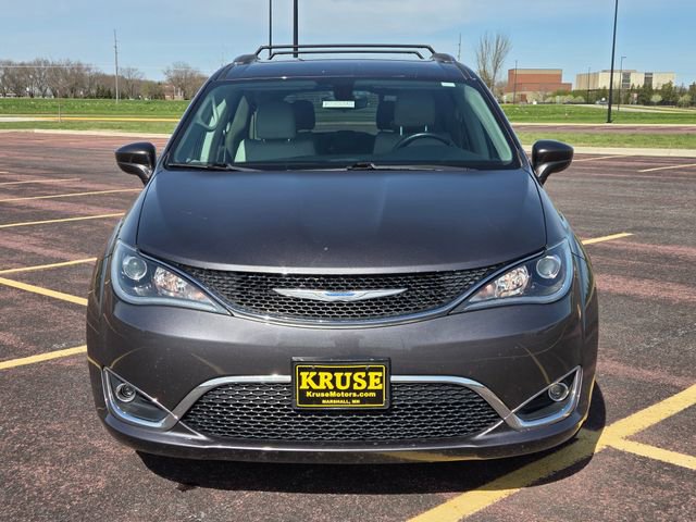 Used 2018 Chrysler Pacifica Touring-L FWD image 9