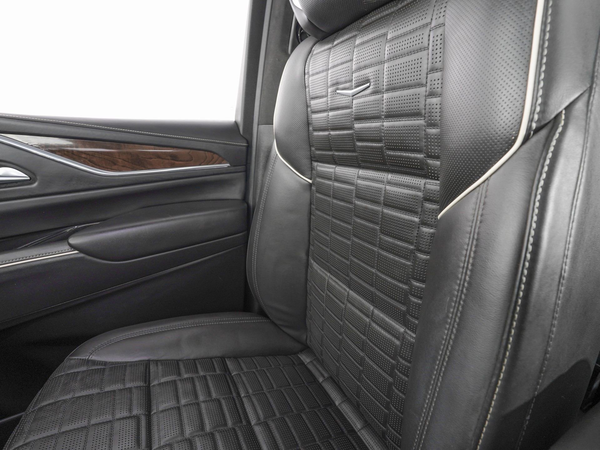 Used 2021 Cadillac Escalade ESV Sport Platinum image 30