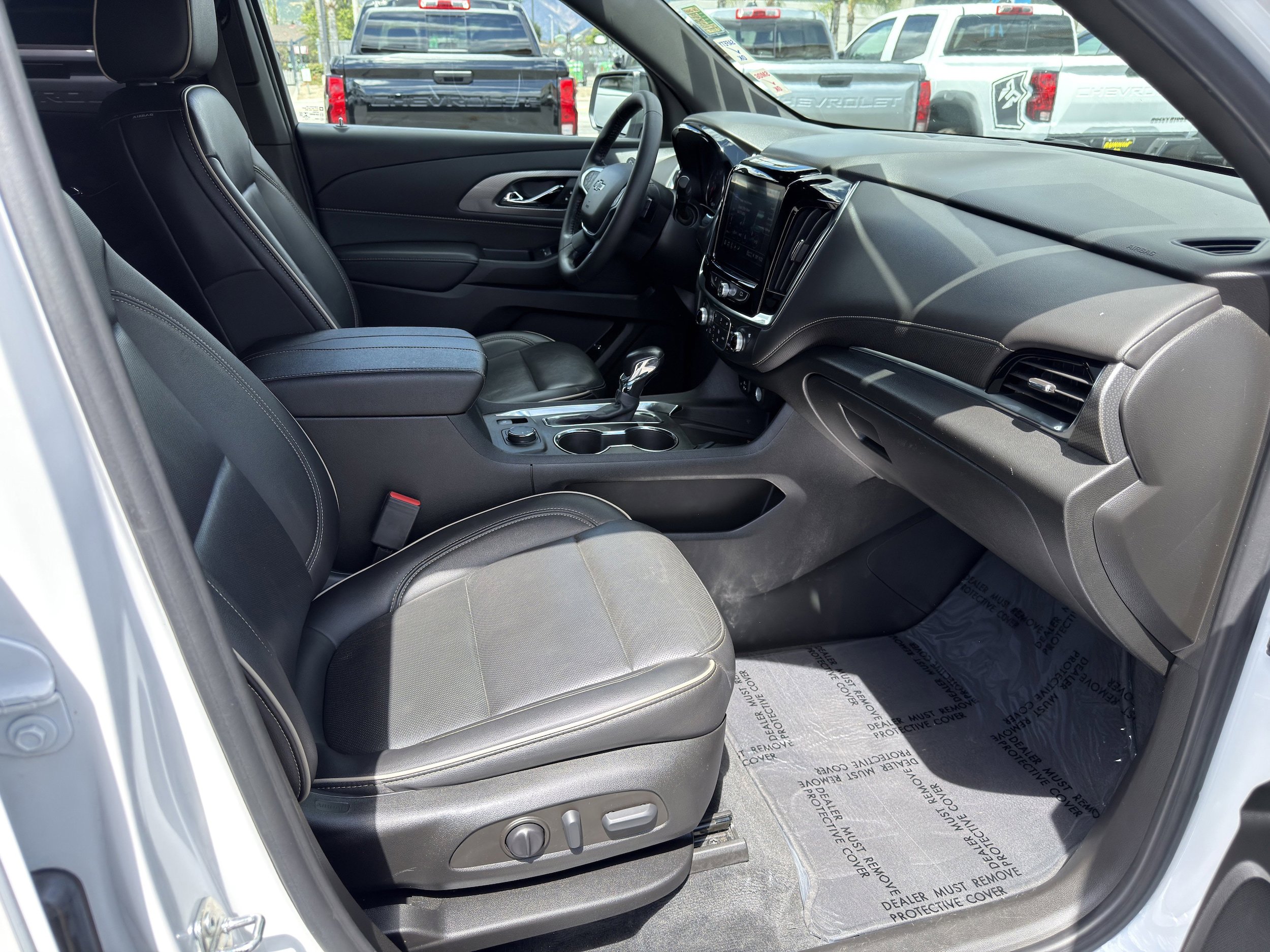 Used 2022 Chevrolet Traverse Premier w/ Redline Edition AWD/4WD image 11