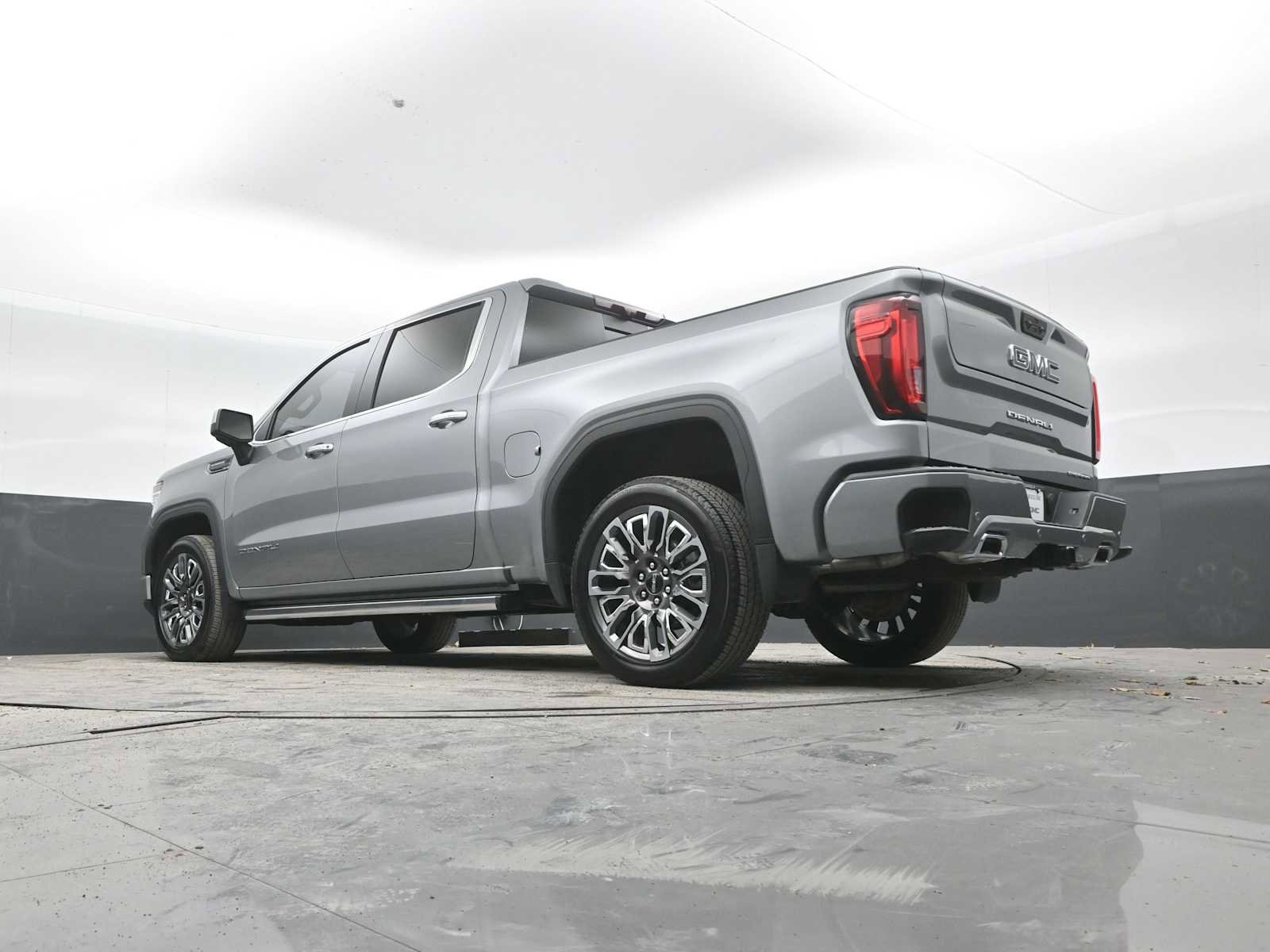 Used 2025 GMC Sierra 1500 Denali Ultimate image 40