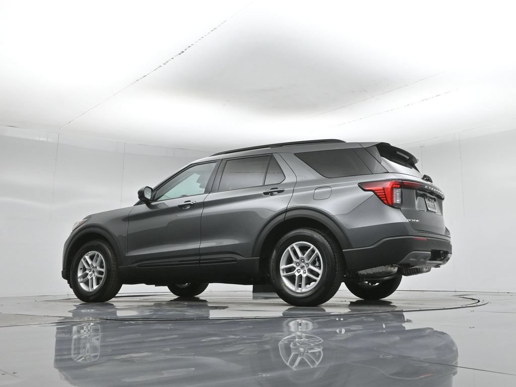 New 2026 Ford Explorer Active w/ Active Comfort Package RWD image 3