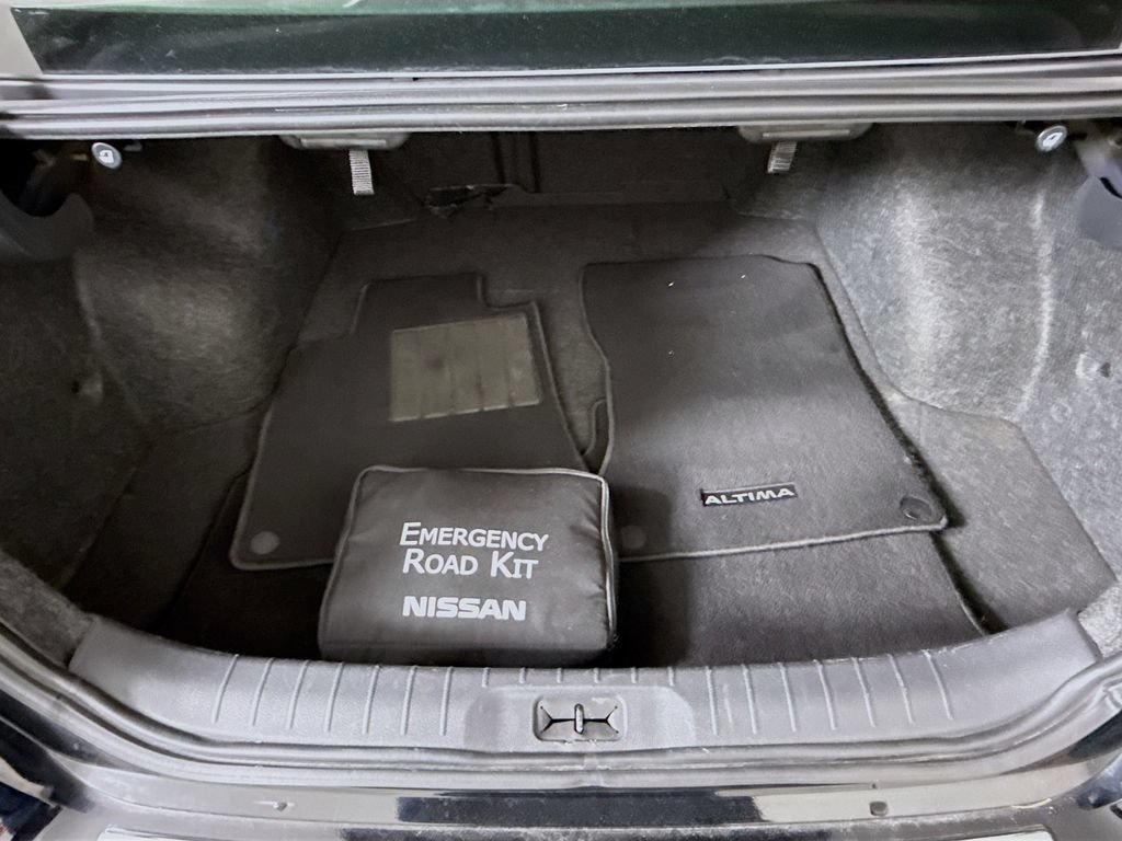 Certified 2019 Nissan Altima 2.0 Platinum FWD image 30