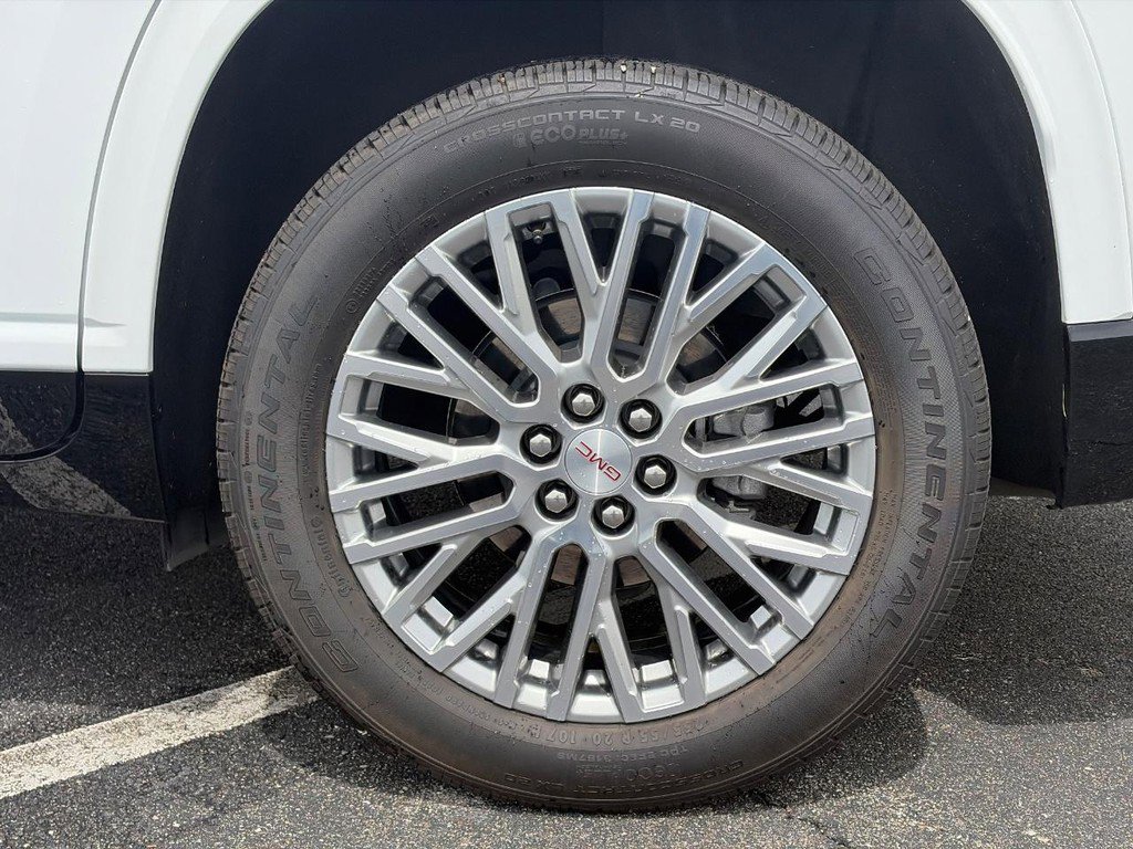Used 2025 GMC Acadia Denali FWD image 8