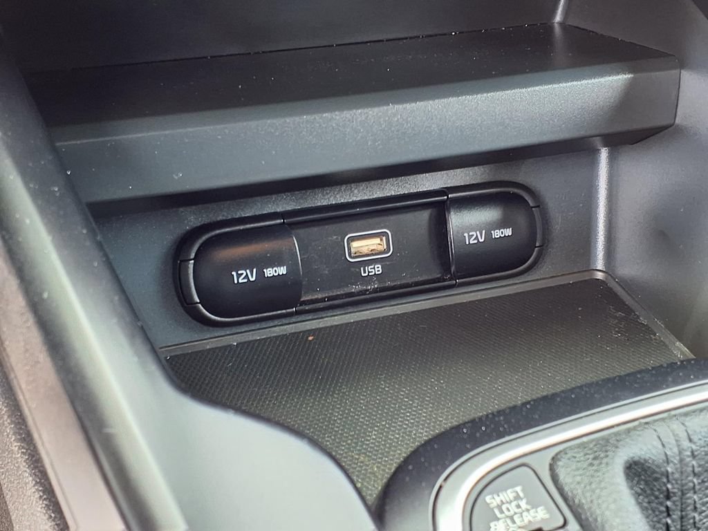 Used 2023 Kia Soul LX w/ Option Group 015 FWD image 11