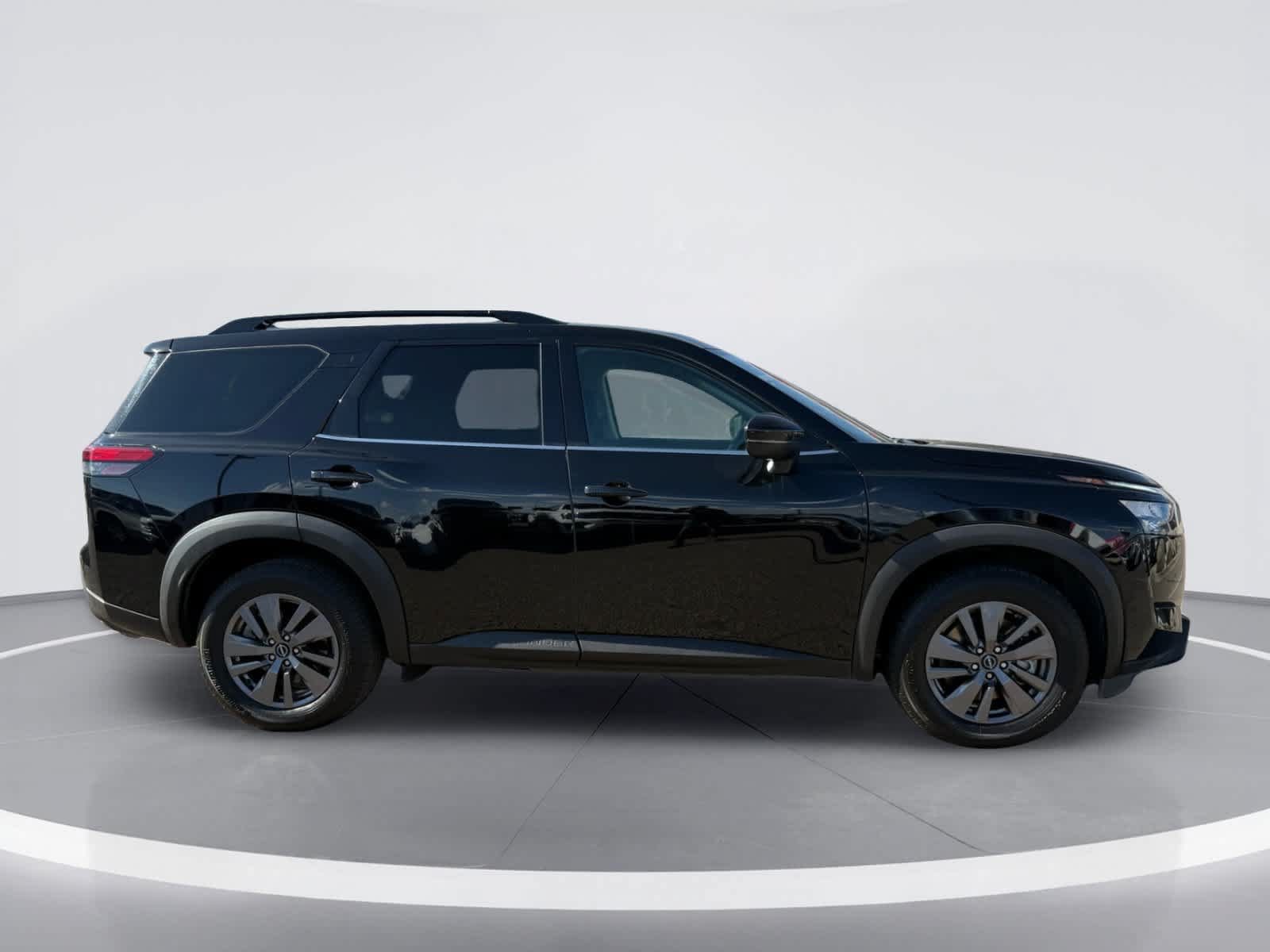 Used 2024 Nissan Pathfinder SV AWD/4WD image 9