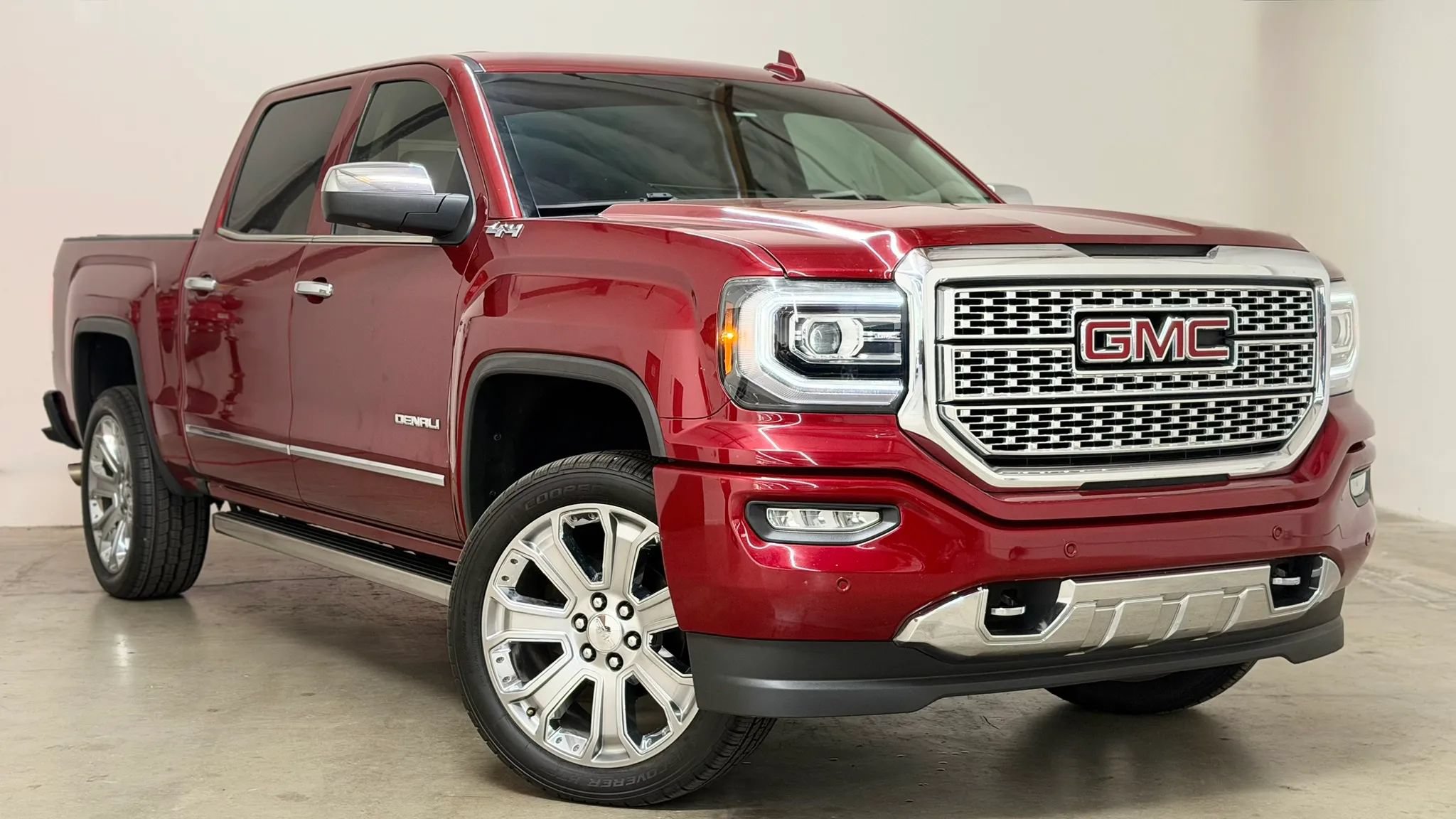 Used 2018 GMC Sierra 1500 Denali w/ Denali Ultimate Package AWD/4WD image 1