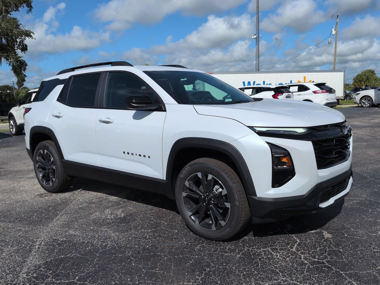 New 2027 Chevrolet Equinox RS w/ Convenience Package III FWD image 2