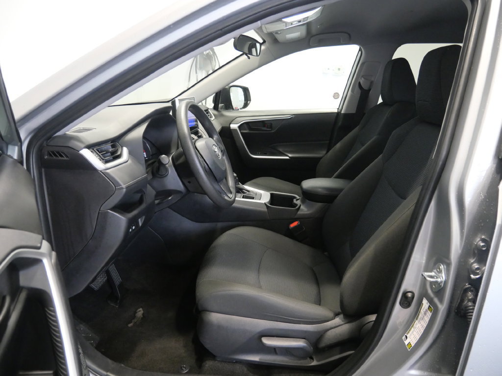 Used 2025 Toyota RAV4 LE AWD/4WD image 14