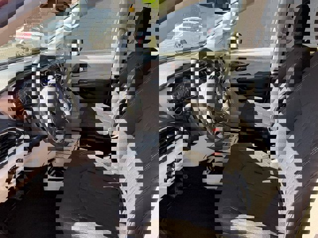 Used 2023 Chrysler Voyager LX image 11