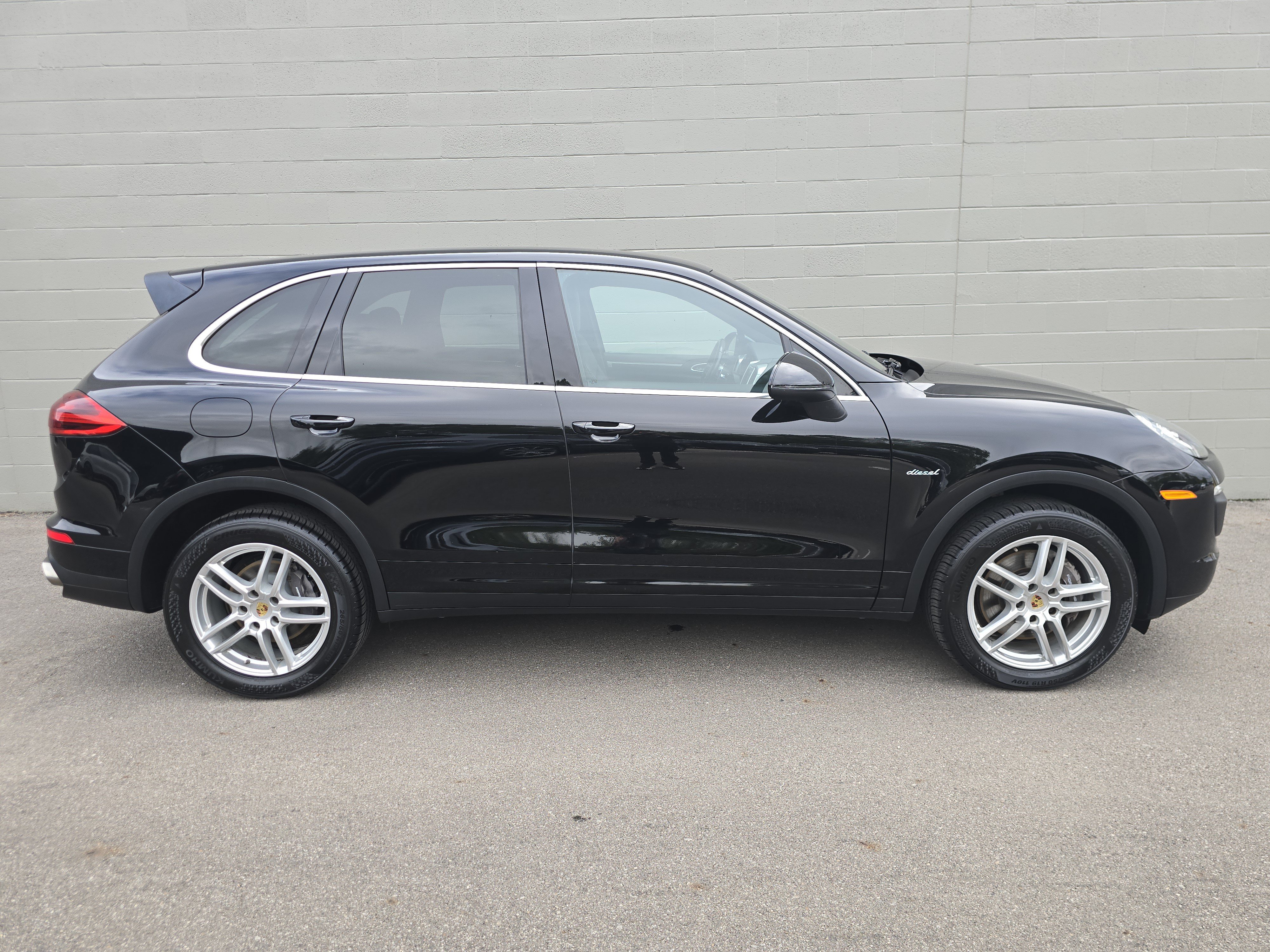 Used 2016 Porsche Cayenne Diesel AWD/4WD image 17