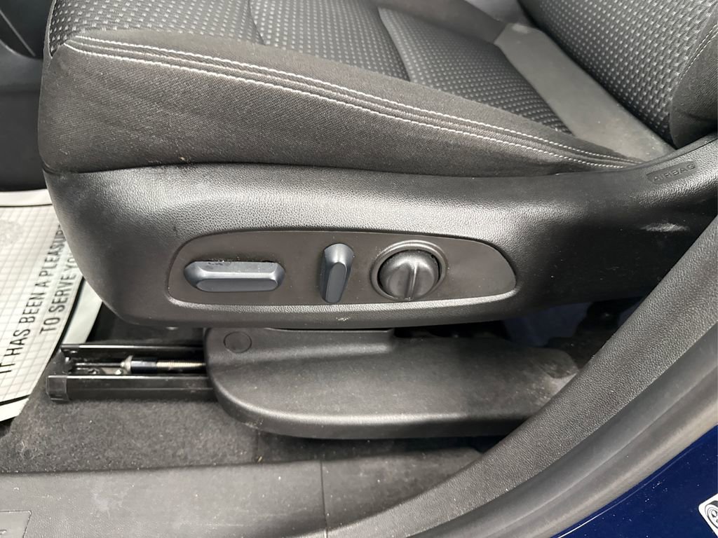 Used 2022 GMC Terrain SLE w/ Driver Convenience Package image 38