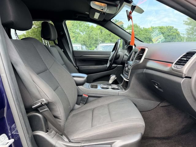 Used 2018 Jeep Grand Cherokee Laredo AWD/4WD image 10
