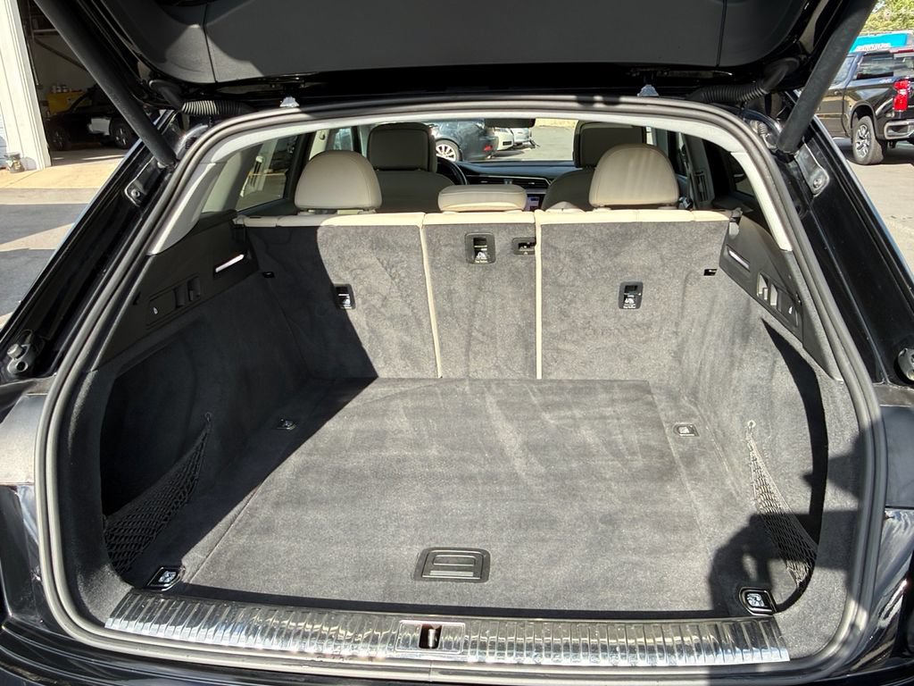 Used 2019 Audi e-tron Premium Plus AWD/4WD image 25