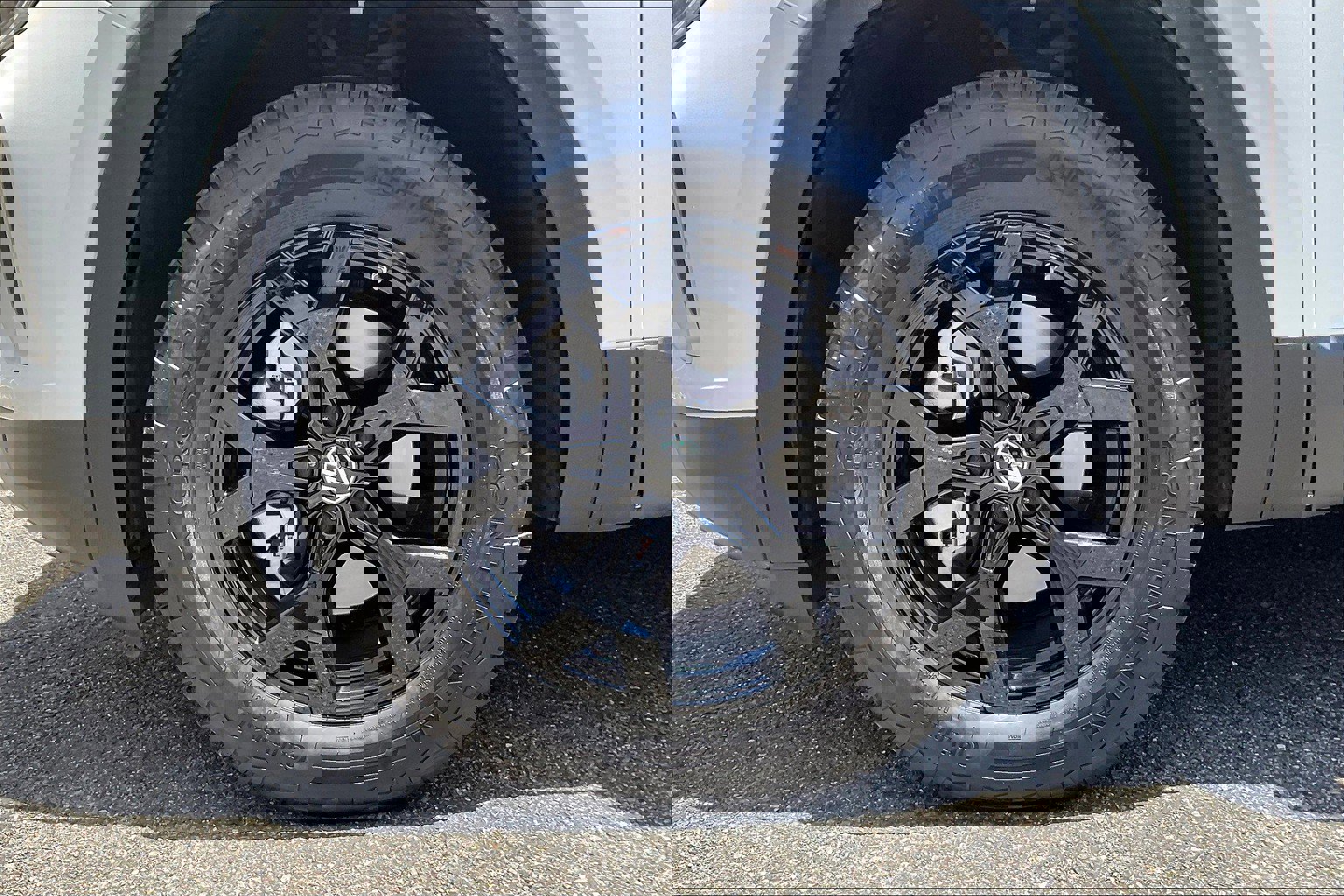 Used 2024 Volkswagen Atlas Peak Edition SEL image 8