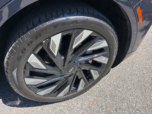 Certified 2024 Lincoln Nautilus Reserve w/ Jet Appearance Package (87T) AWD/4WD image 16