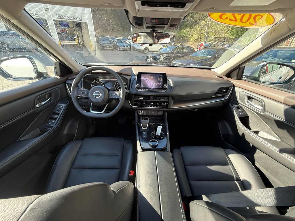 Used 2023 Nissan Rogue SV w/ SV Premium B Package AWD/4WD image 9