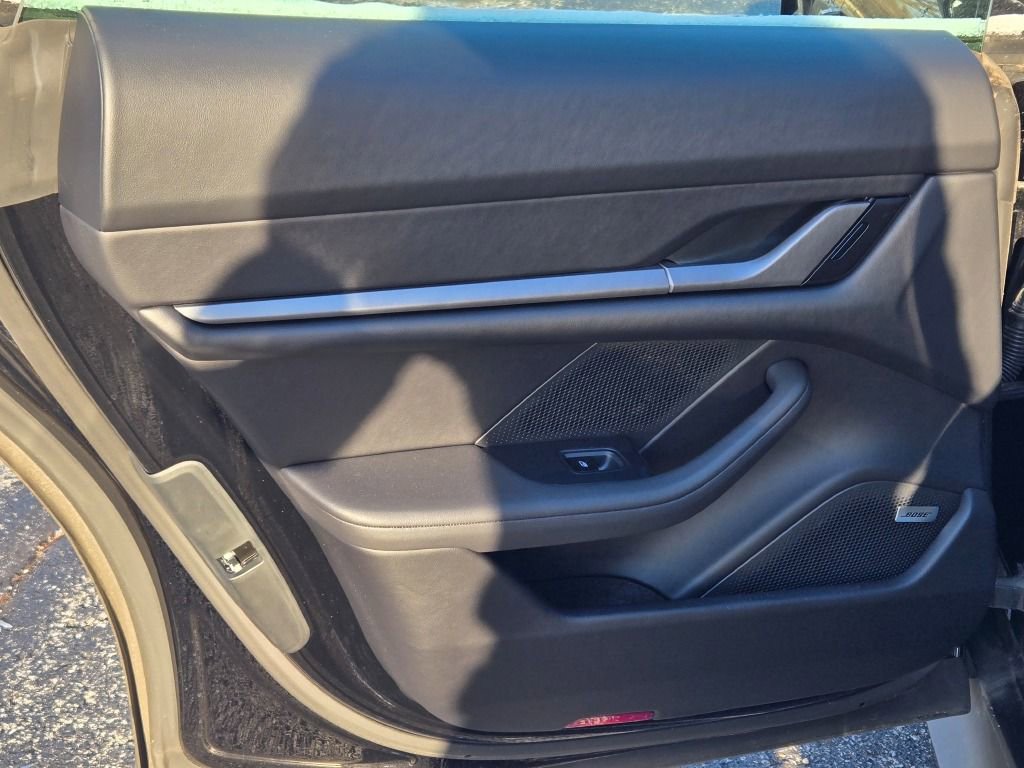 Certified 2025 Porsche Taycan 4S image 30