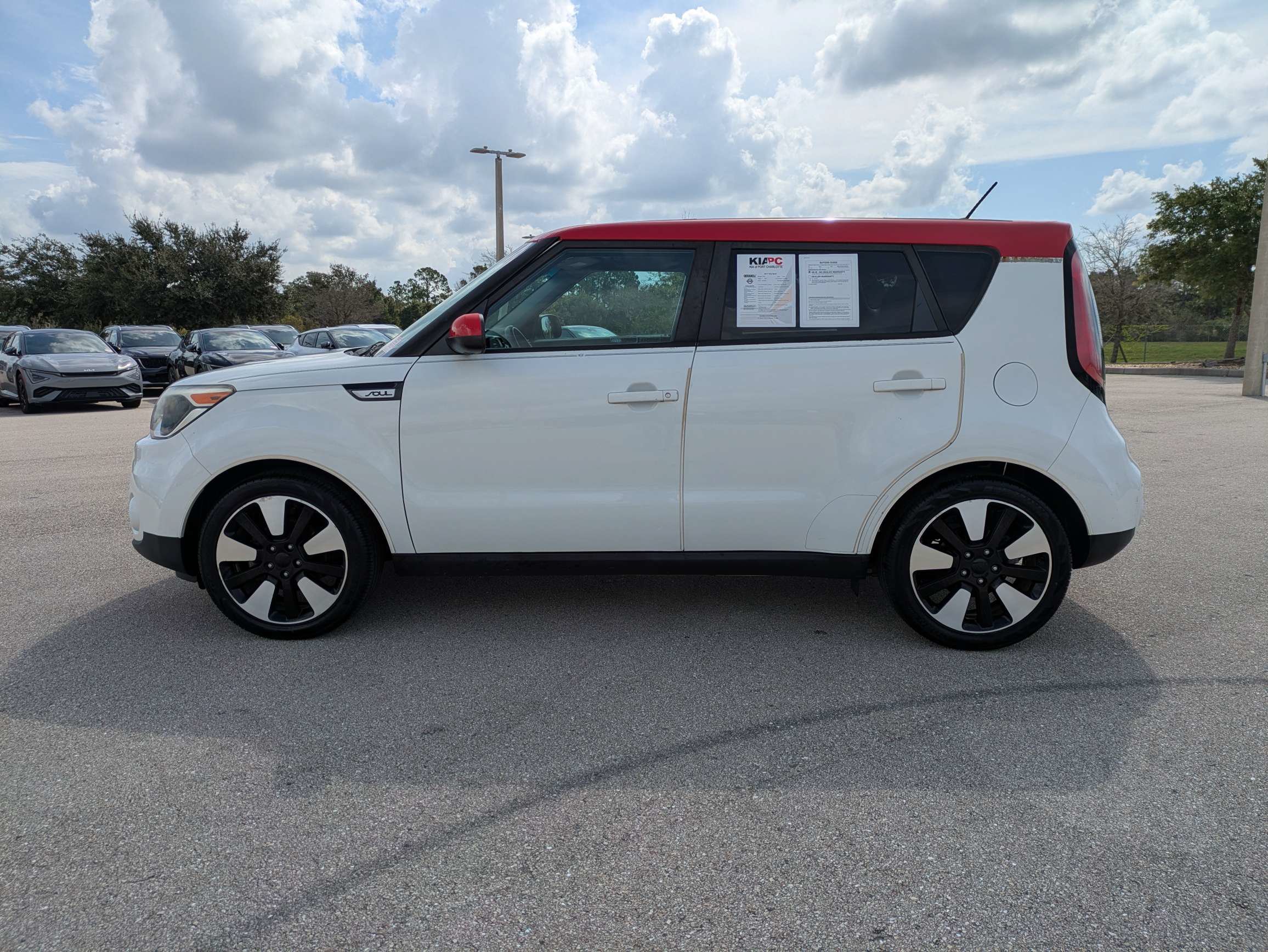 Used 2017 Kia Soul + w/ Designer's Package FWD image 8