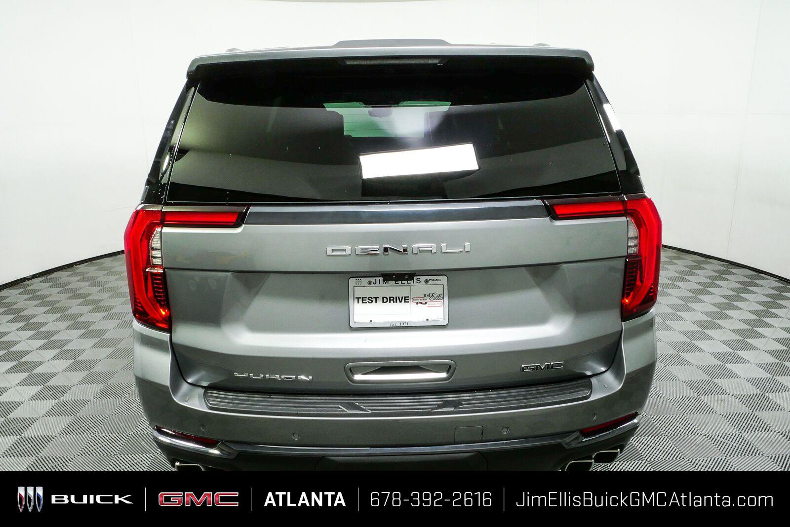 Used 2025 GMC Yukon XL Denali Ultimate w/ LPO, Floor Liner Package AWD/4WD image 30