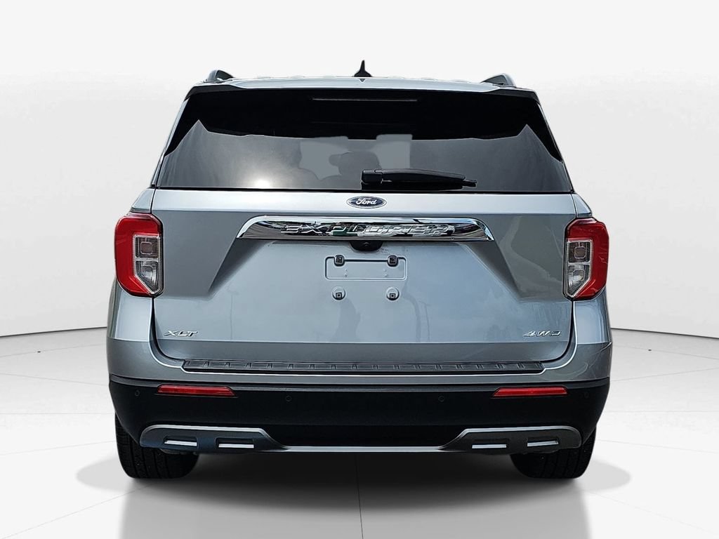 Used 2022 Ford Explorer XLT w/ Equipment Group 202A AWD/4WD image 7