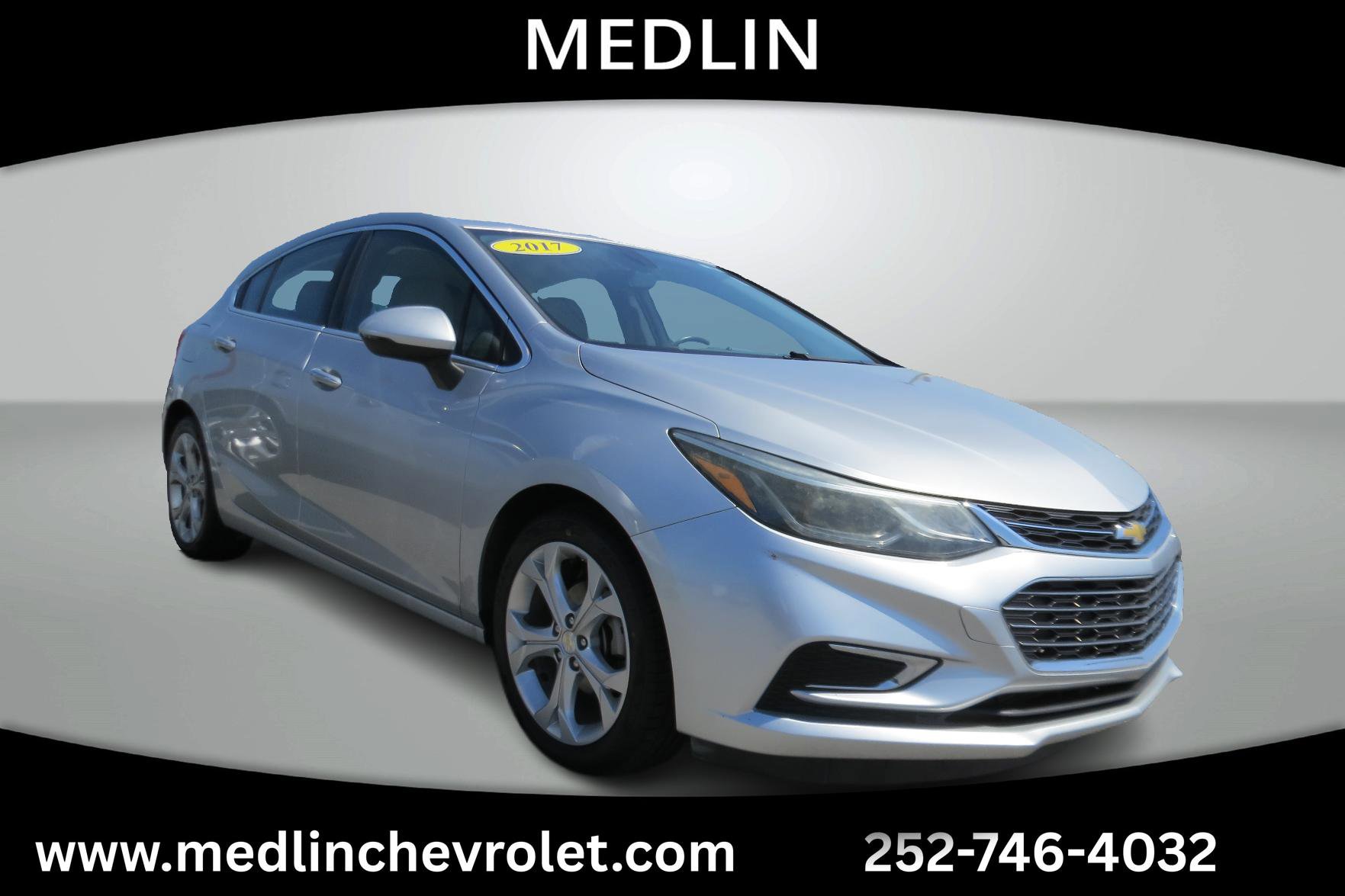 Used 2017 Chevrolet Cruze Premier FWD image 2