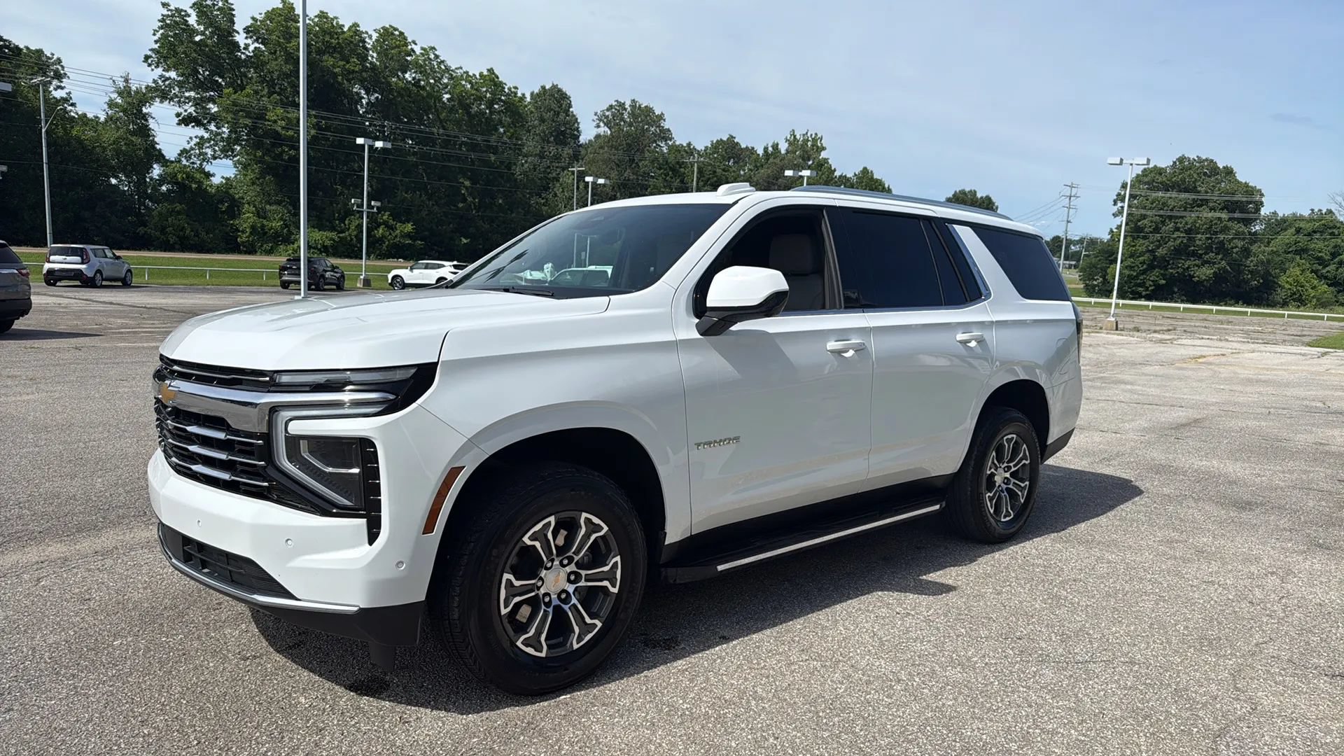 Used 2025 Chevrolet Tahoe LT RWD image 7