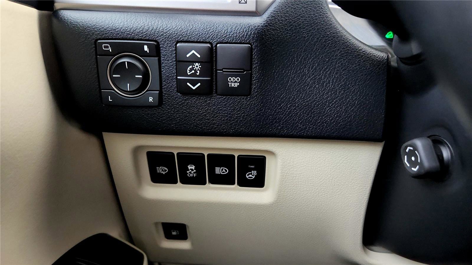 Used 2023 Lexus GX 460 Premium w/ Premium Package image 34