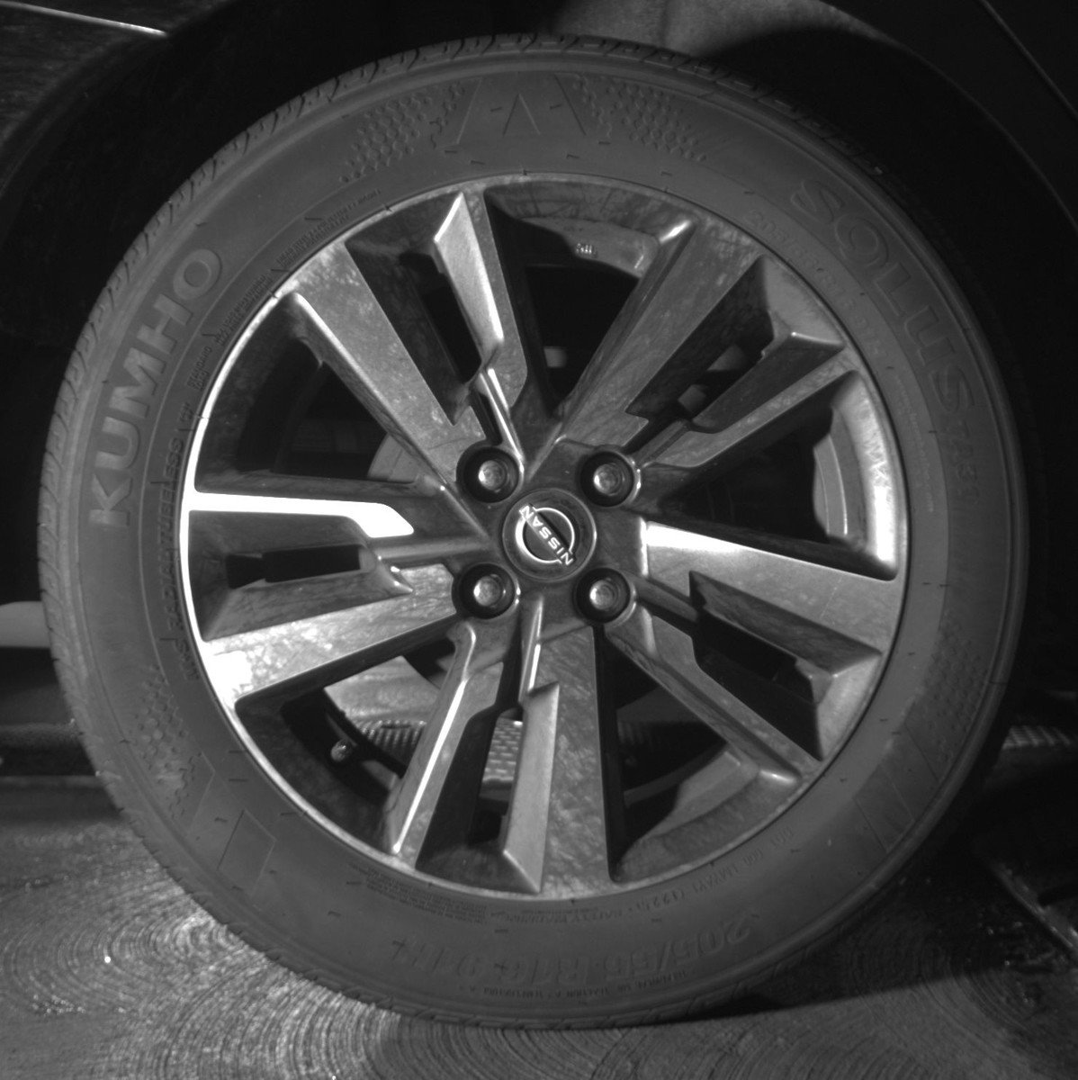 Used 2025 Nissan Versa SV image 15